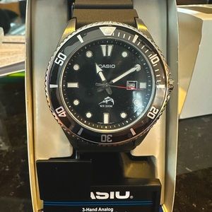 Brand new Casio 3 Hand Analog Anti Reverse Rotating Bezel Date Display 200m WR